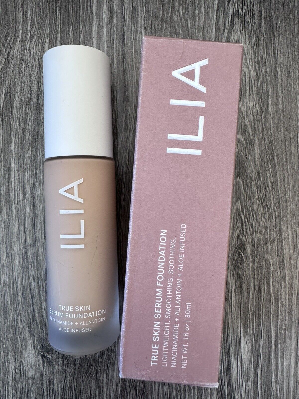 ILIA Beauty True Skin Serum Lightweight Smoothing Foundation - SF1.5 MALLORCA -