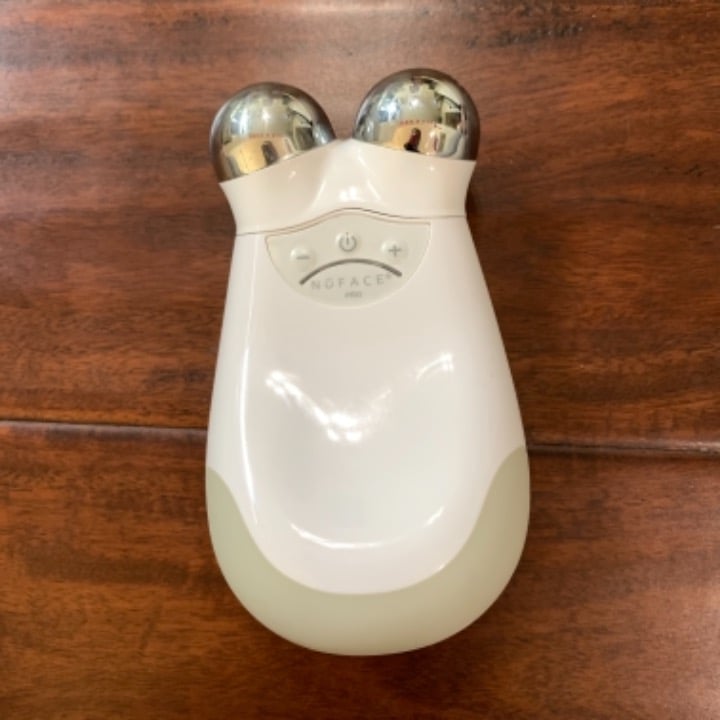 Nuface Pro Facial Toning Device in White
