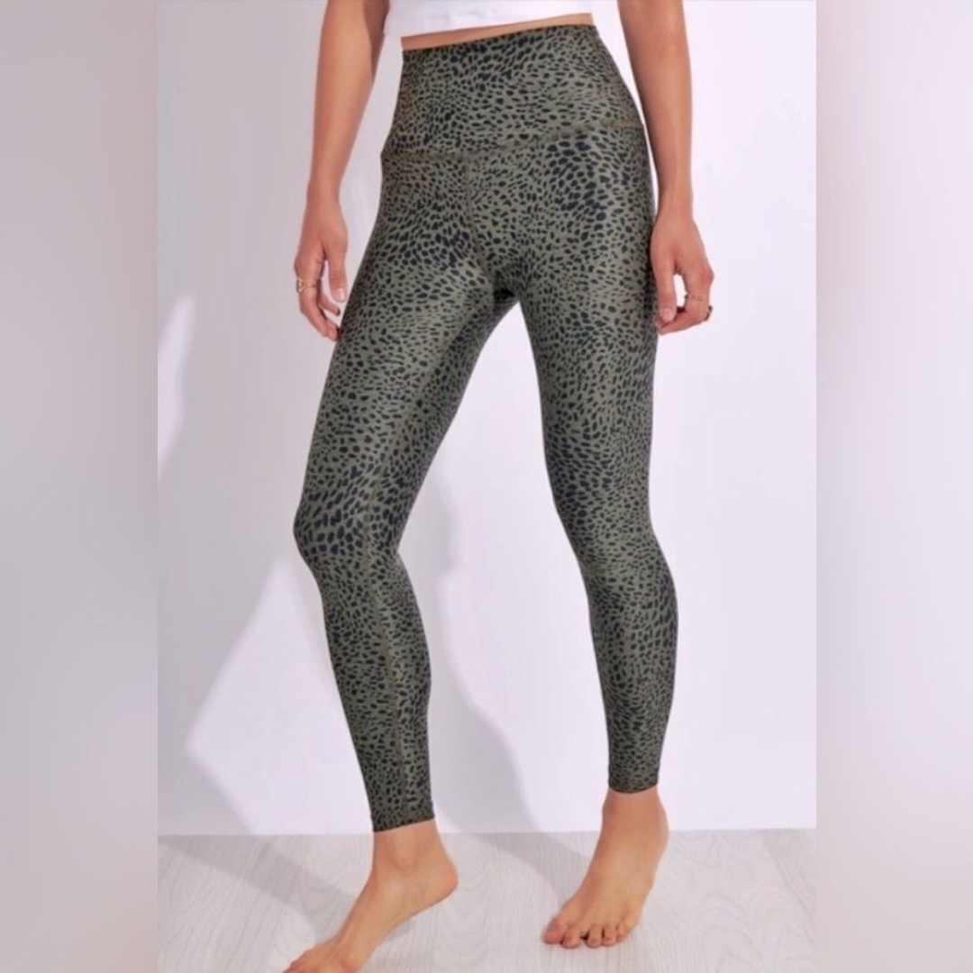 Beyond Yoga Printed Spacedye High Waisted Midi Legging in Eden Green Cheetah XS
