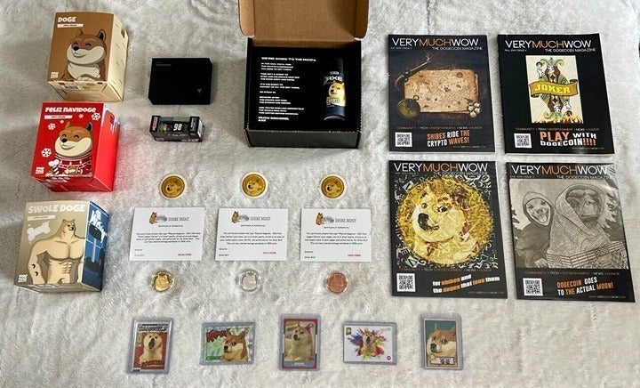 Limited Edition TESLA CyberWhistle & DOGE collection with /1000 items! Elon Musk