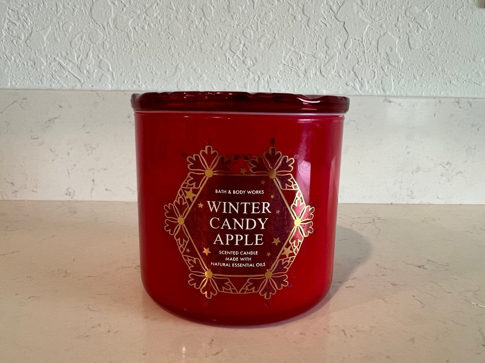 Bath & Body Works Winter Candy Apple 3-Wick Candle with Glass Lid