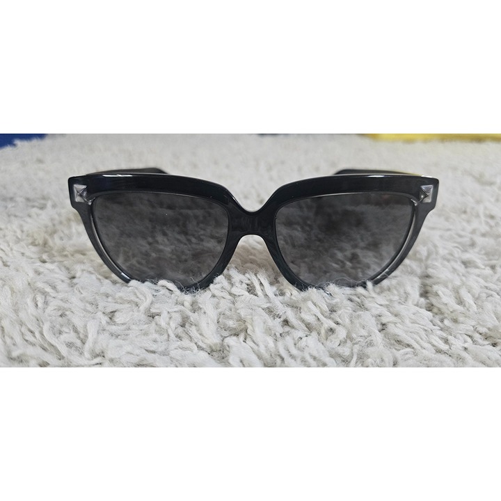 Valentino V724S Black Women's Sunglasses 57mm 16mm 140mm - 001
