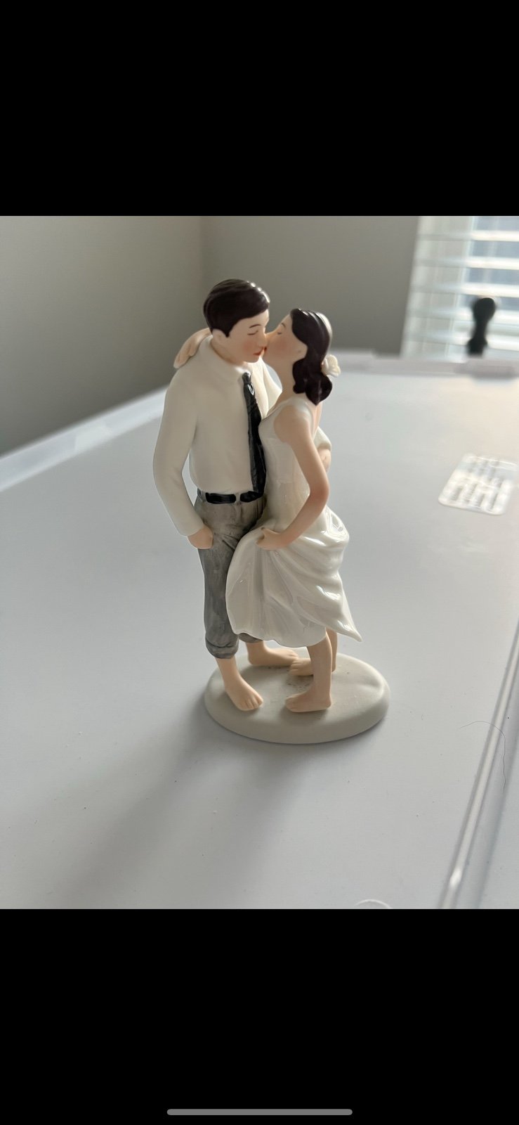 Cake Topper Brunette Beach