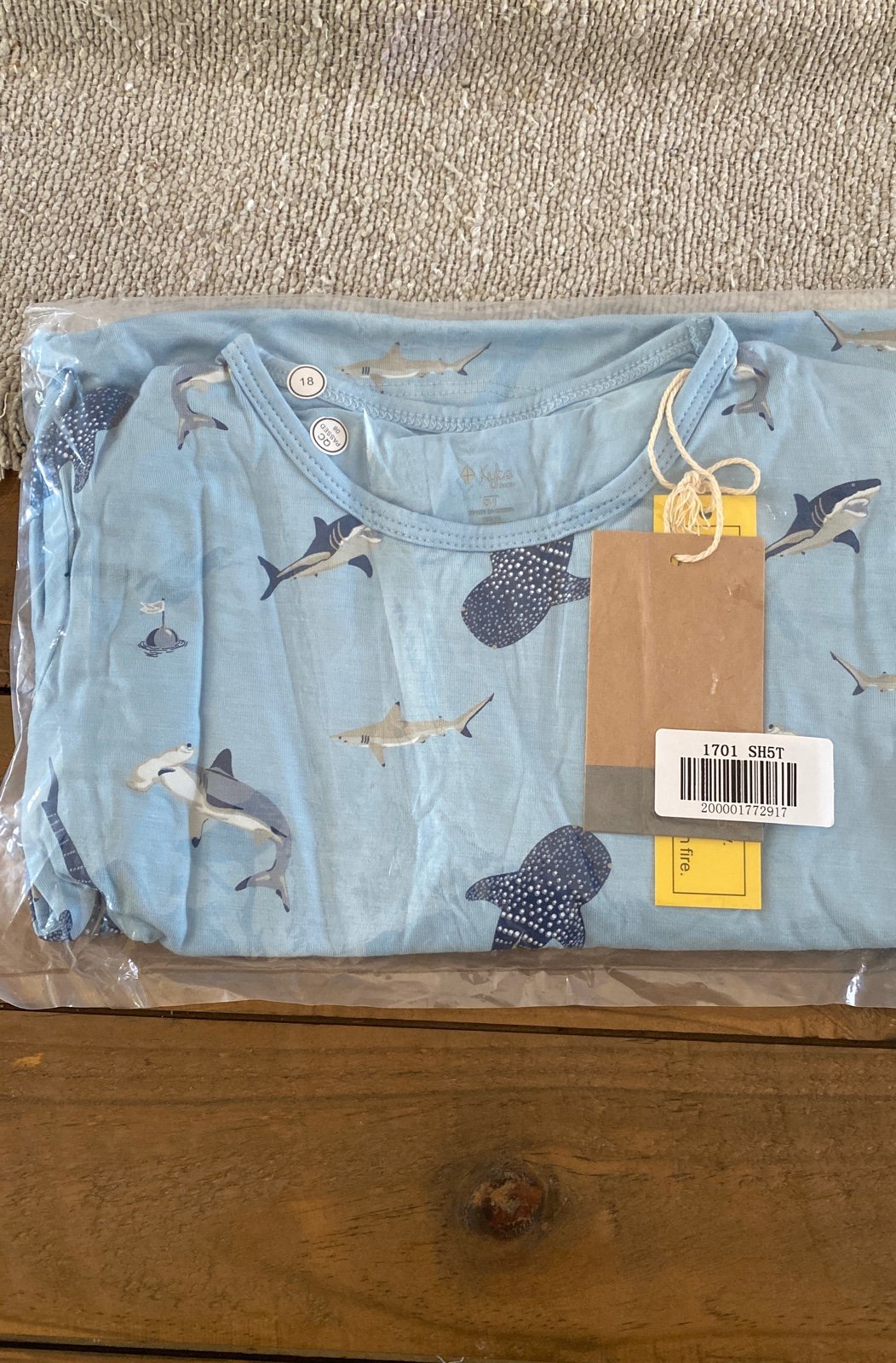 Kyte baby shark 5t LS NIP