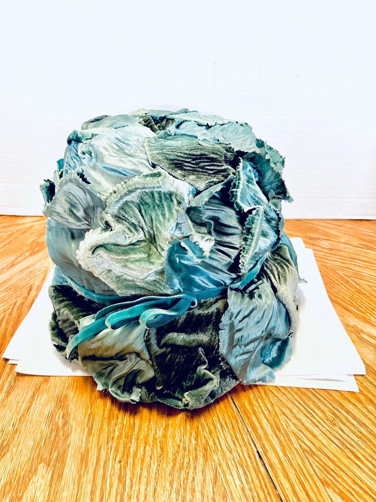 Vintage 1950 Blue Velvet Women’s Bucket Hat Unbranded 8in Read