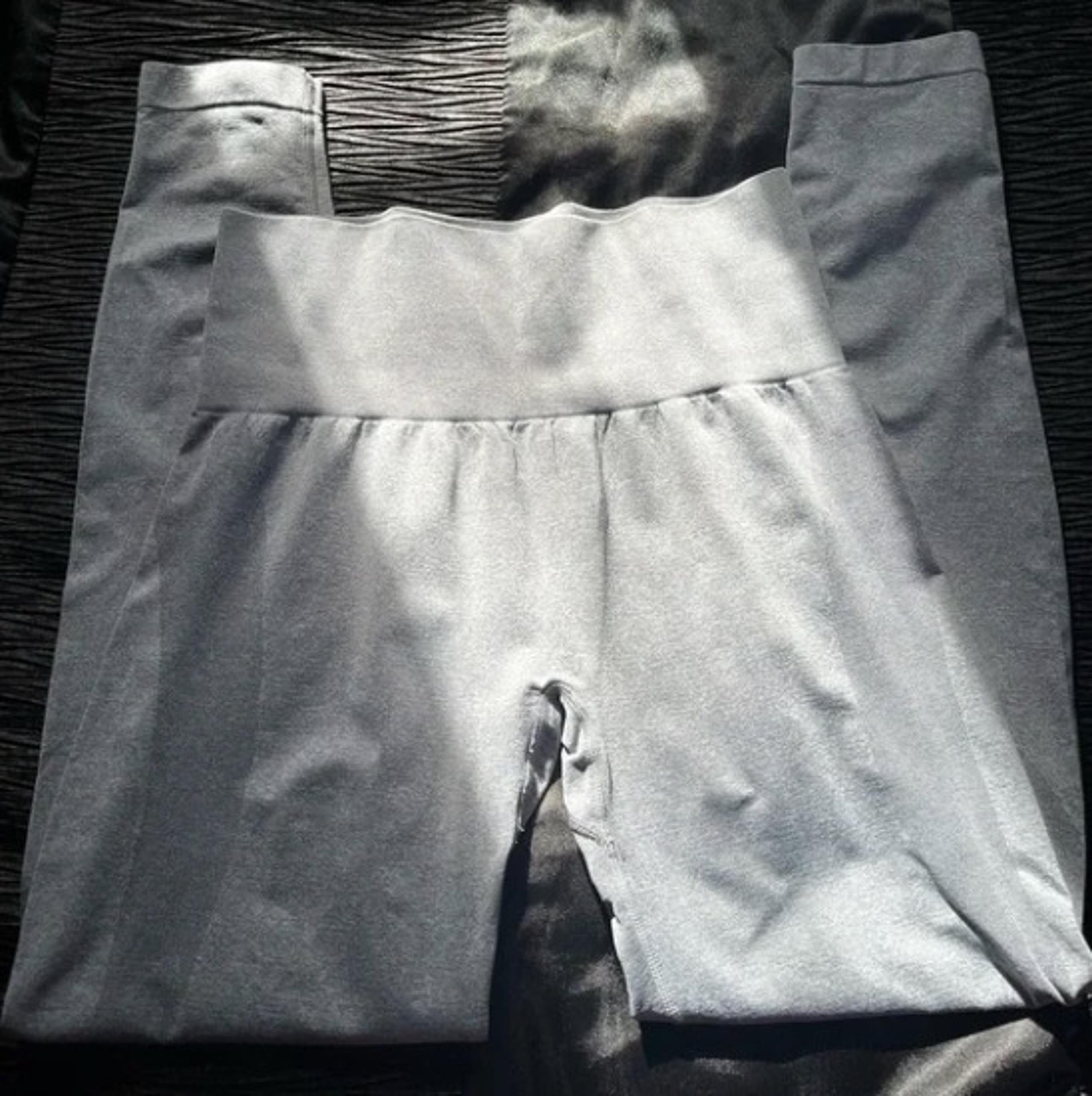 NVGTN Grey Contour Leggings Size Medium