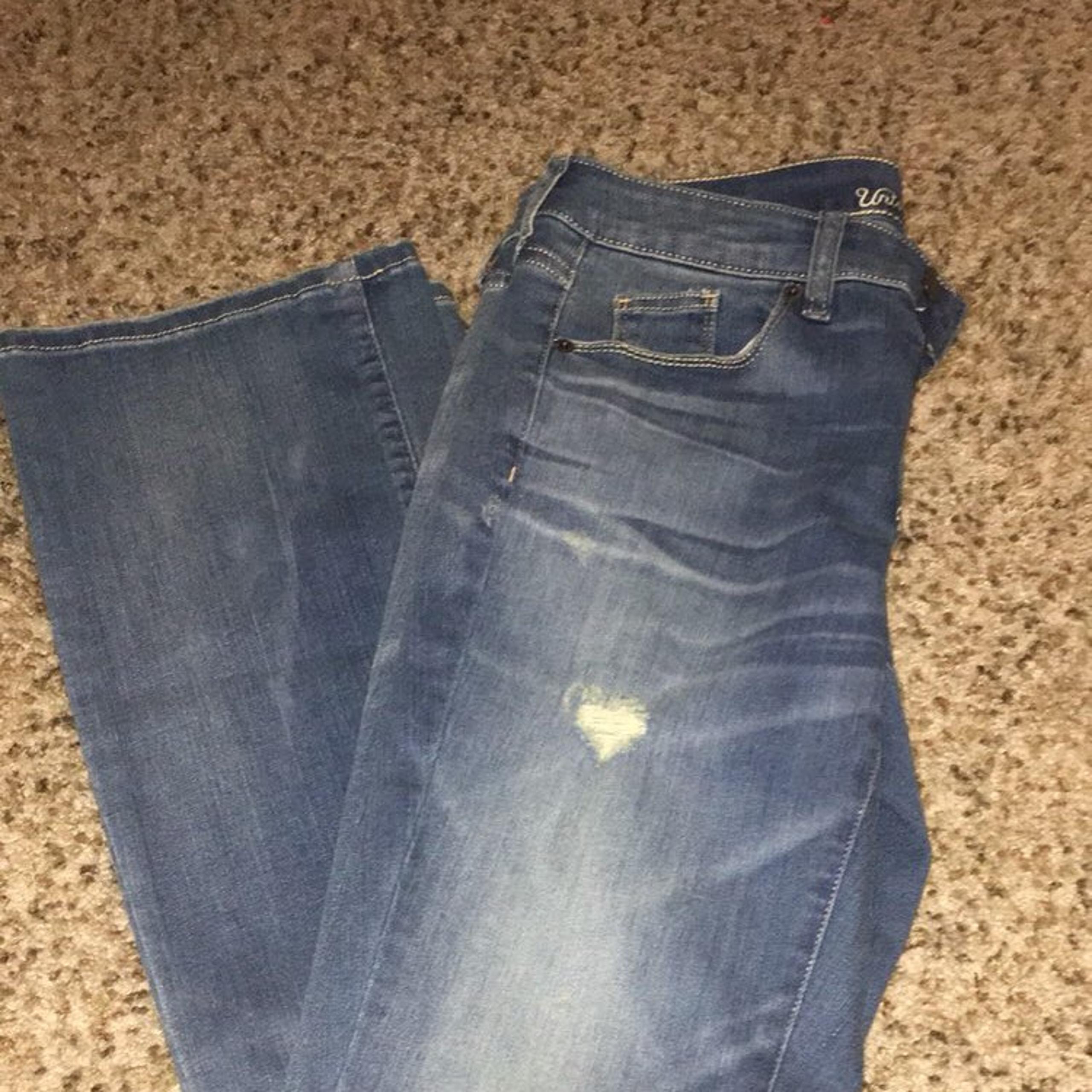 Women’s universal thread denim jeans