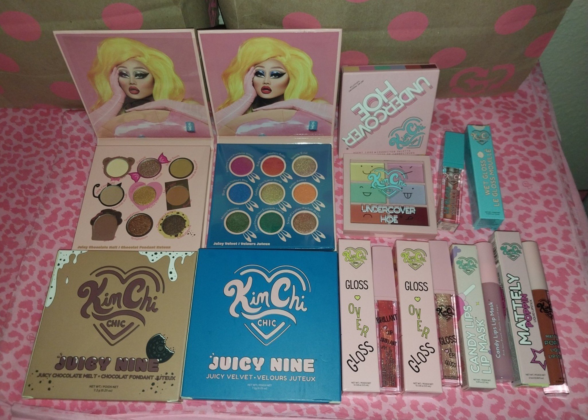 ✨️❤️•NEW KIM CHI CHIC MAKEUP COLLECTION•❤️✨️