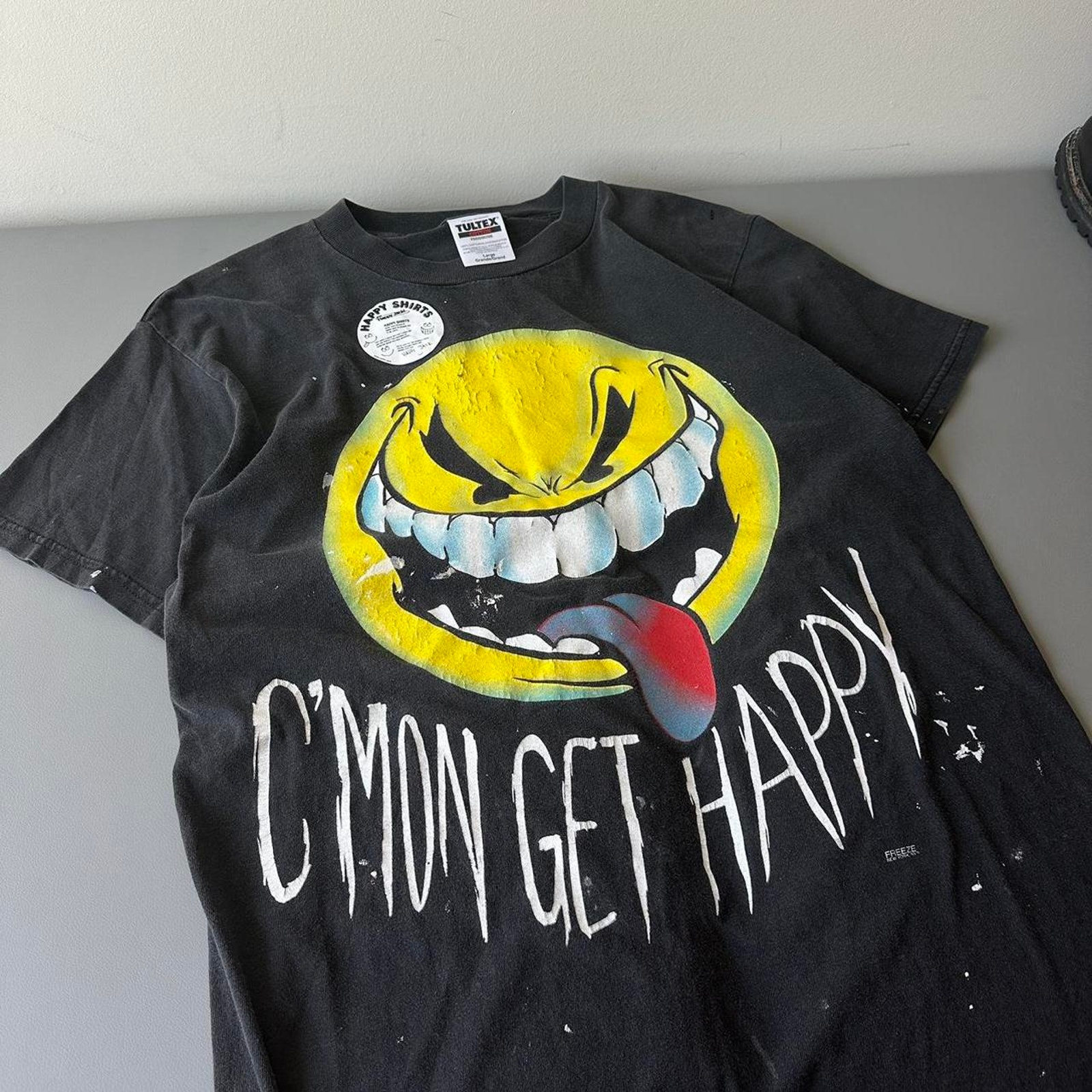 Rare Vintage 90s Happy Smiley Face Graphic Painter Shirt Tee