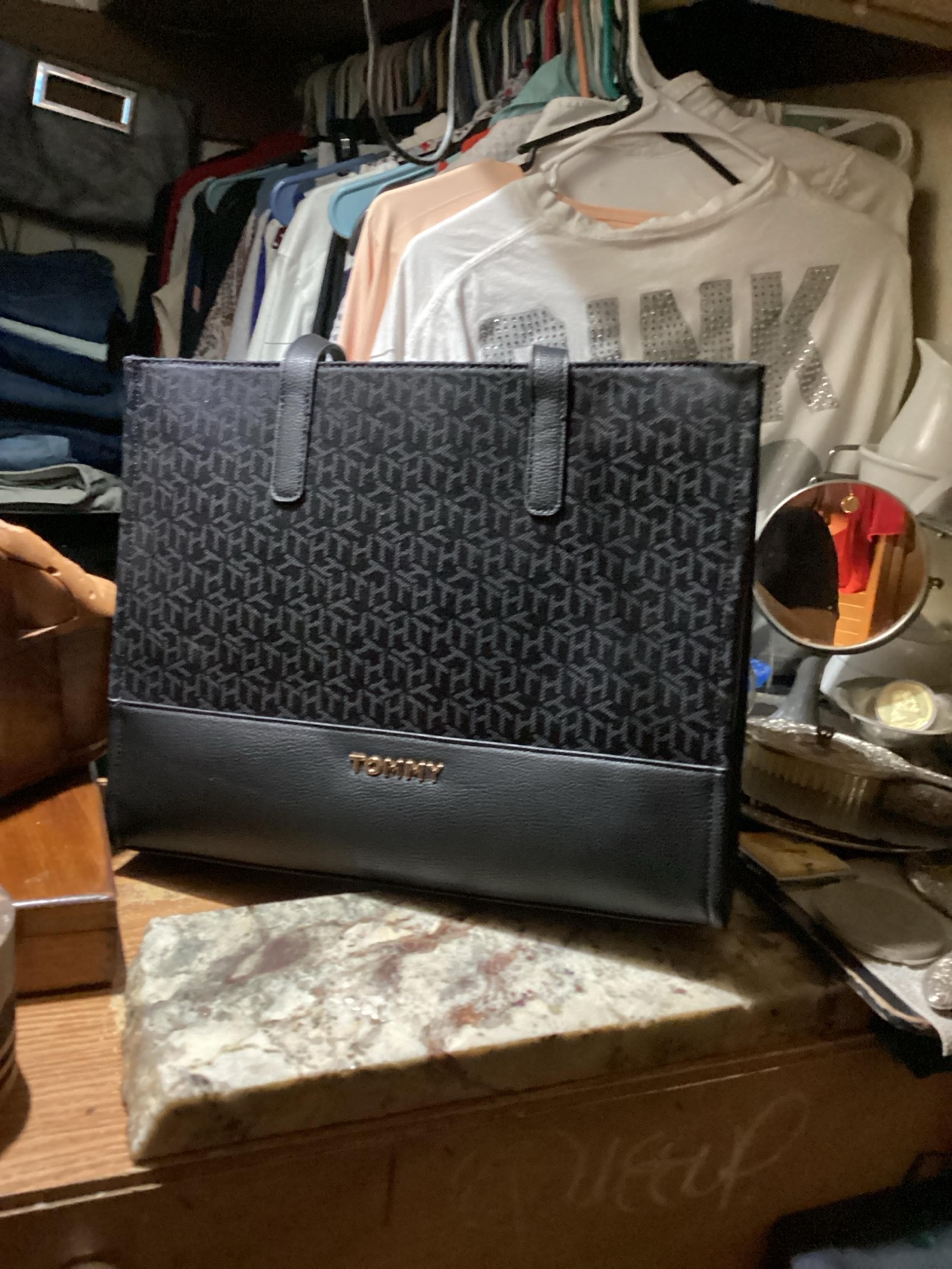 Black Tommy Hilfiger pocketbook NWT retail 128 and Tommy backpack nwt