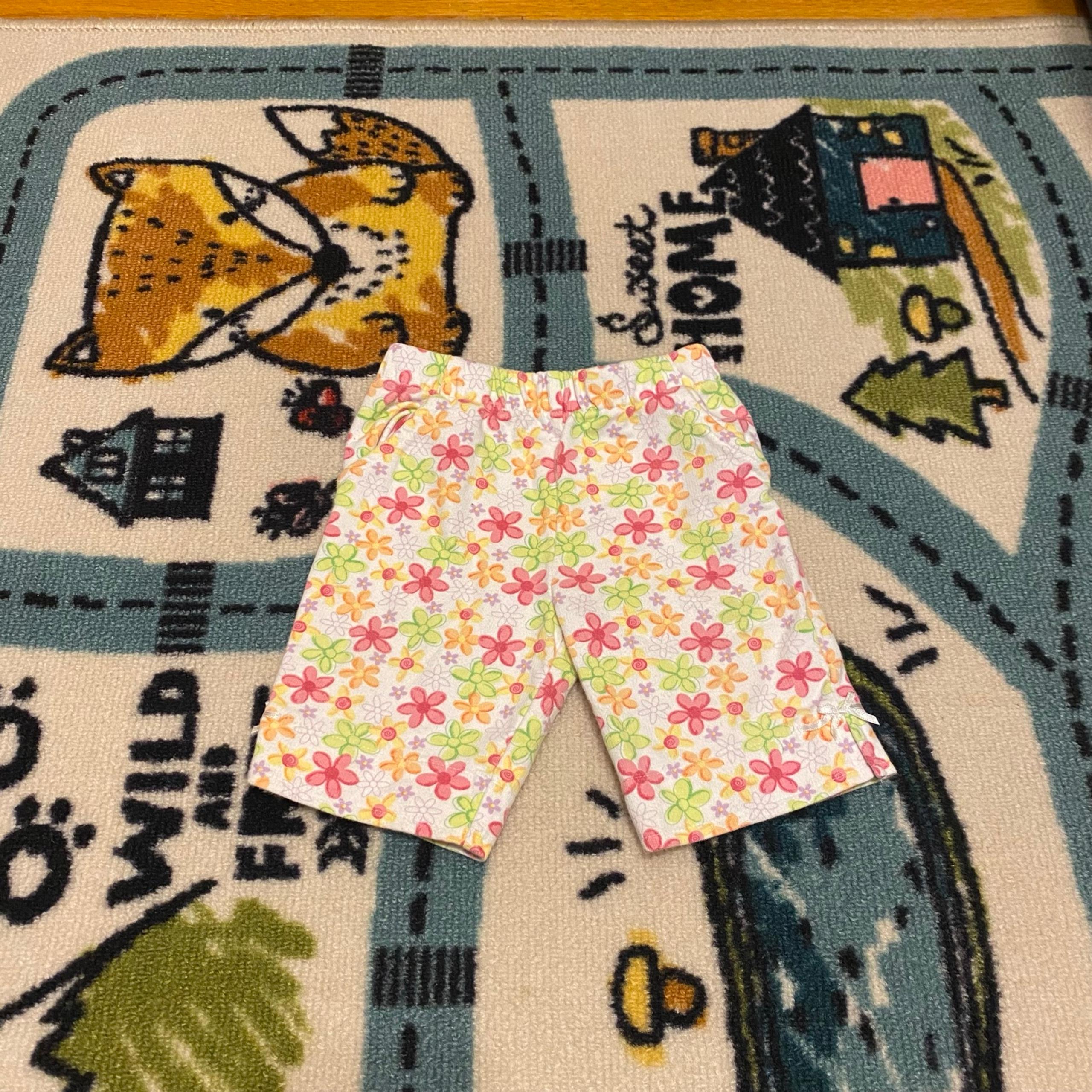 KRU Y2K Capris “Flower” • Sz 6-9M (Month)