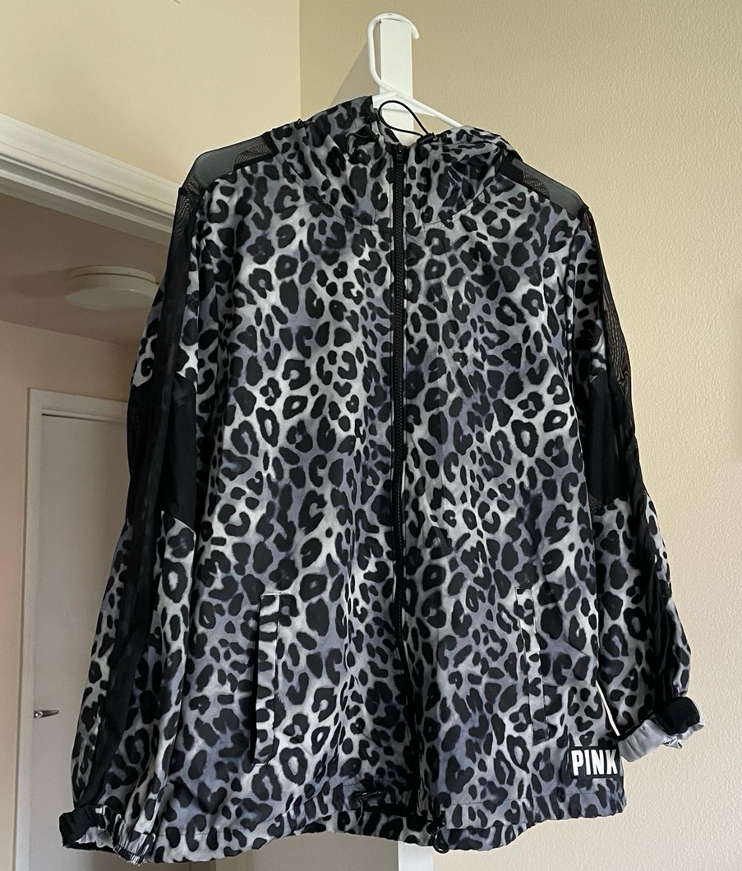 VICTORIA'S SECRET PINK M / L Track Jacket Snow Leopard Print Windbreaker Swisher