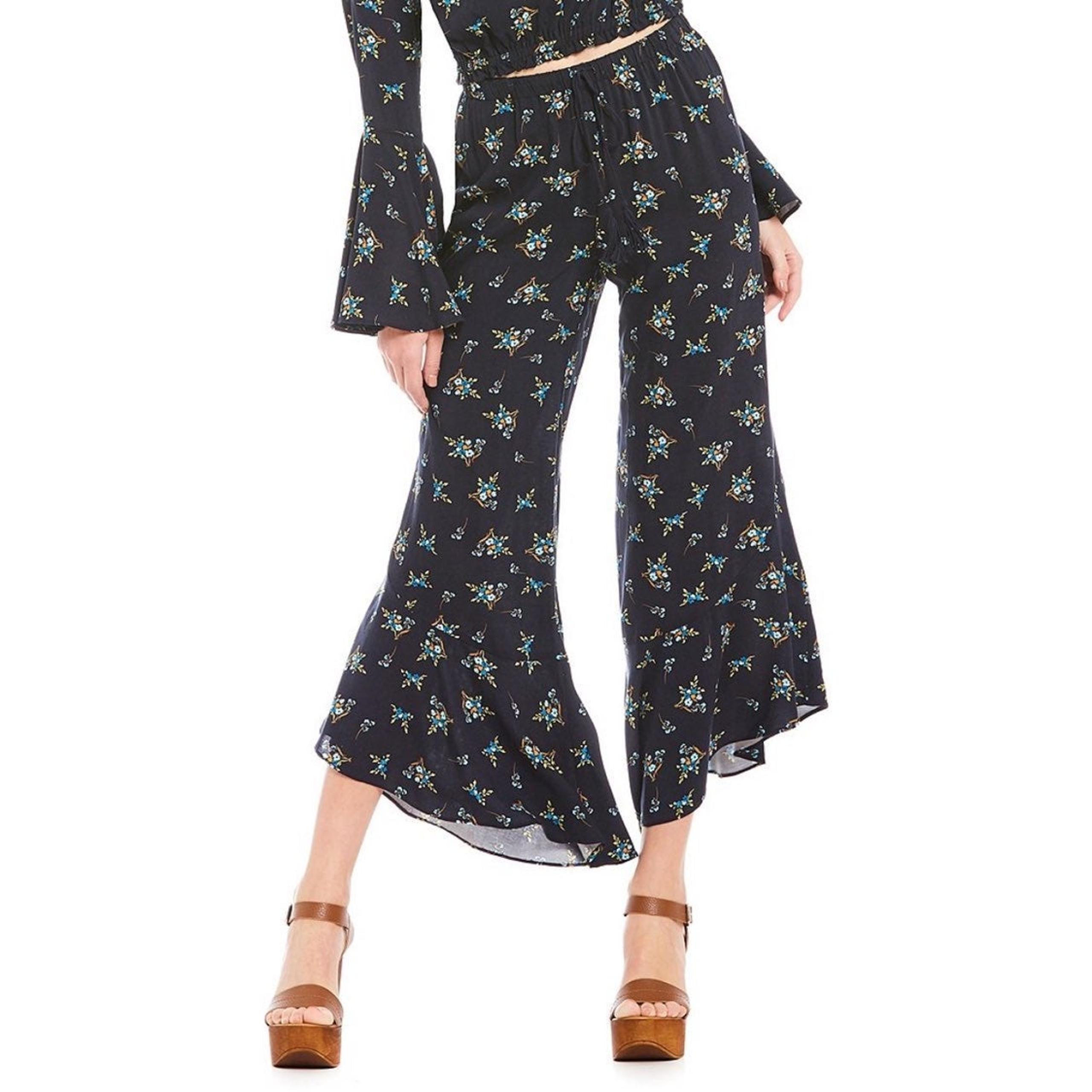 Flared Ruffle Hem Pant - Chelsea & Violet