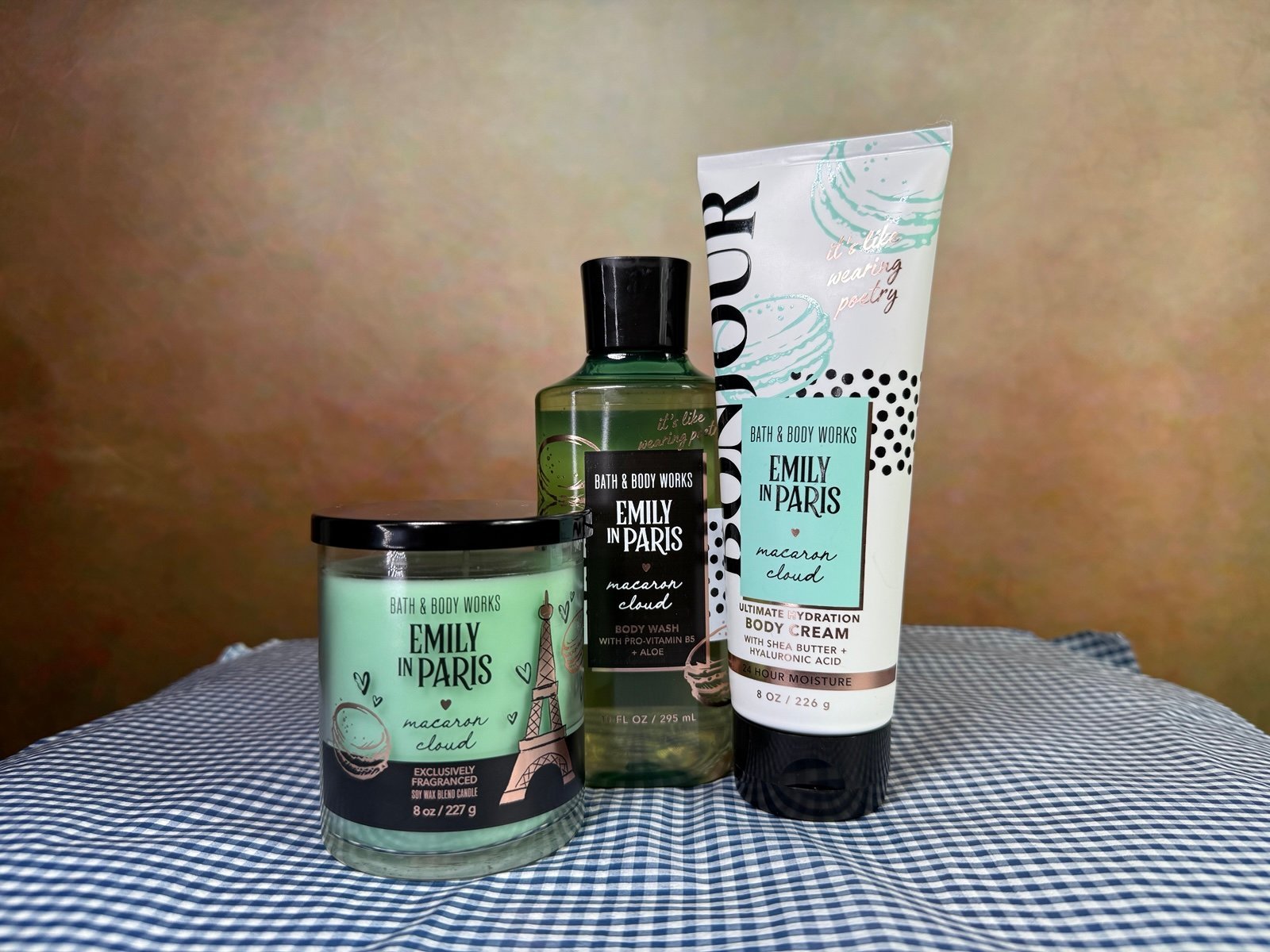Bath & Body Works “Emily in Paris: Macaron Cloud” Bundle