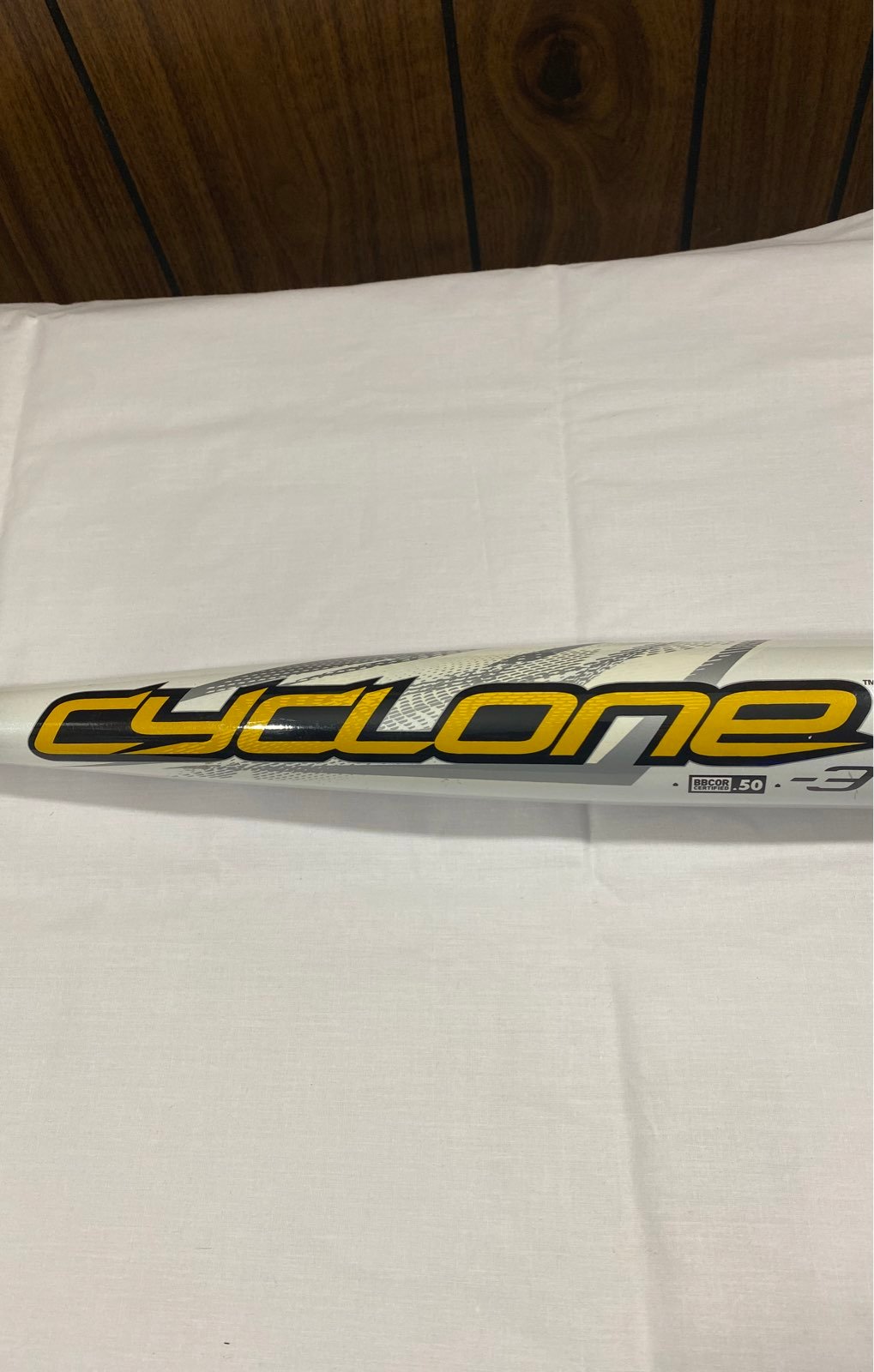 Easton cyclone official baseball bat model 882.