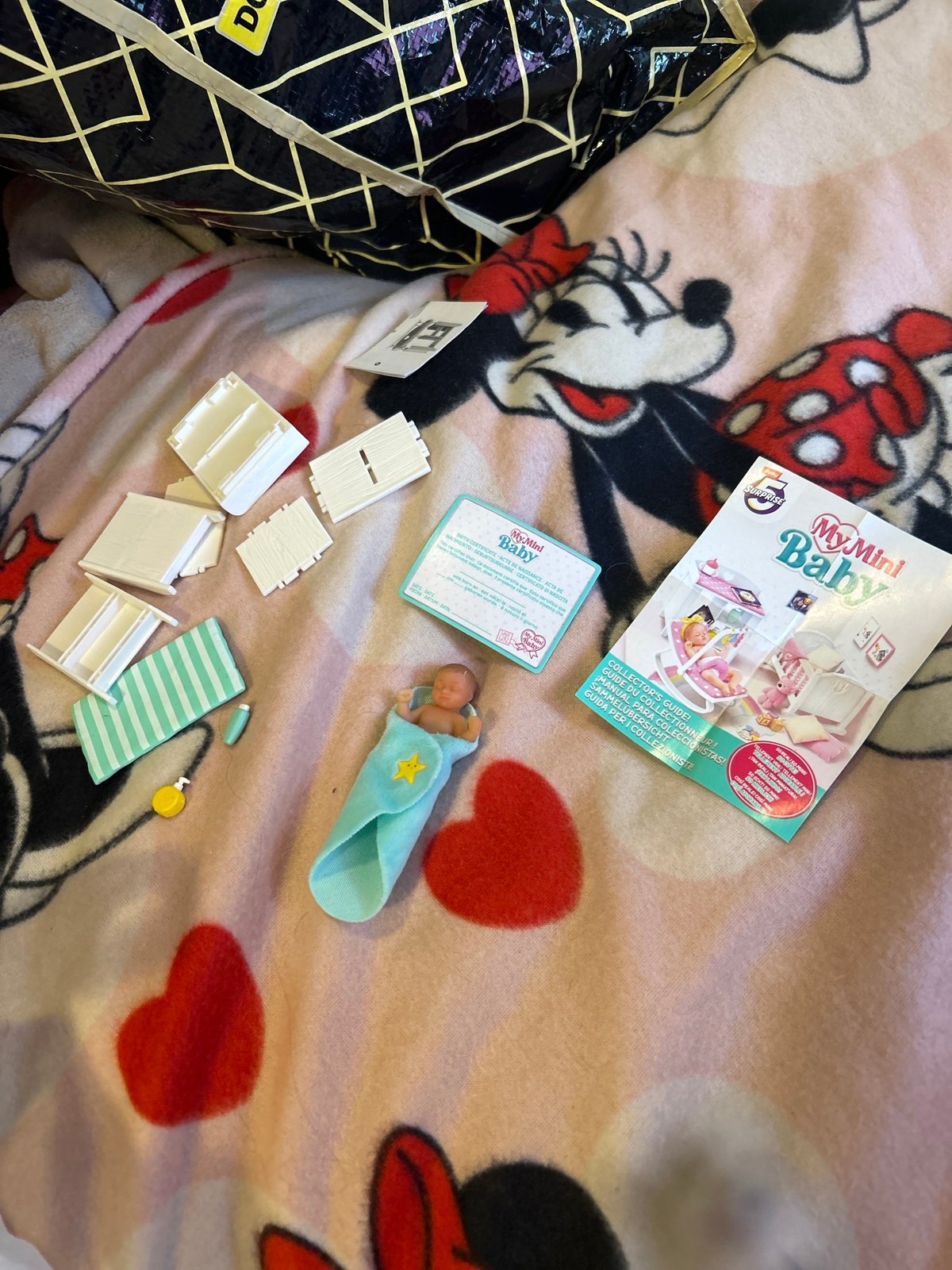 My mini baby cute unique comes with 100 parts has cleaning table crib