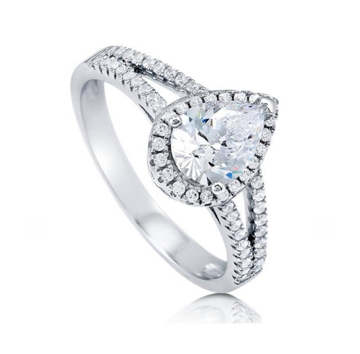 Women's Cubic Zirconia Teardrop/Pear Shaped Cut Ring on a Split Silver Band