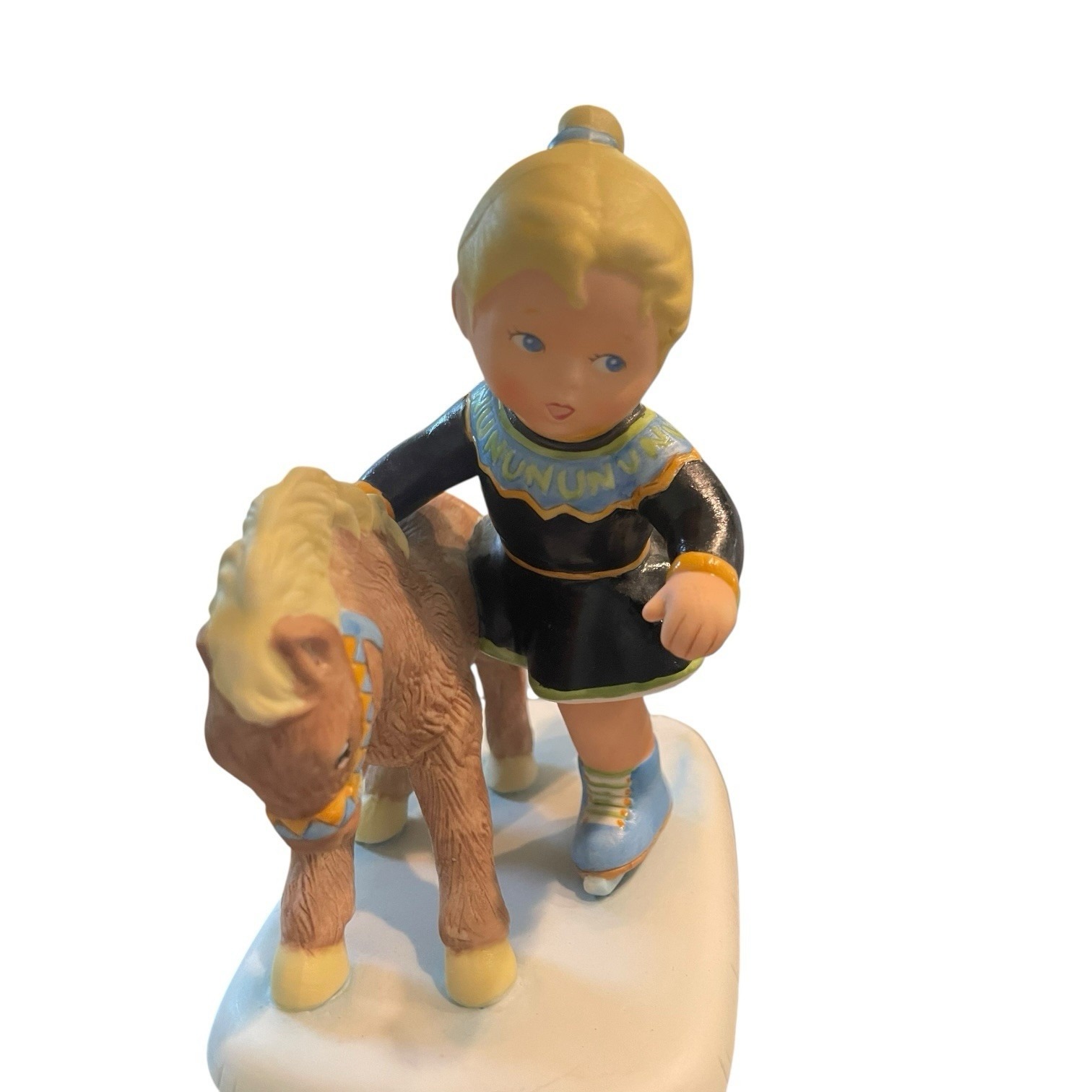 Franklin Mint Porcelain UN Children Porcelain Figurine Inga Iceland Vintage '83