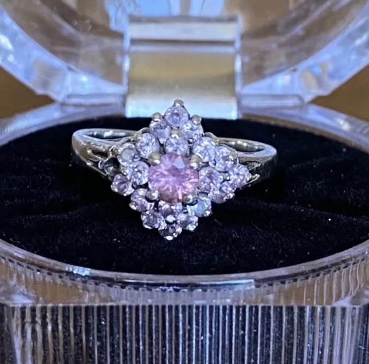 Kunzite solitaire & accent gemstone ring, SS 0.925, sz 6, missing one stone