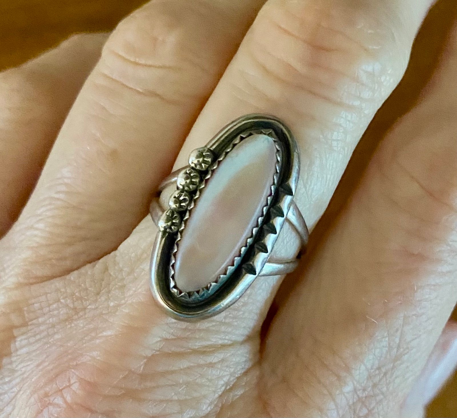 Vintage Native American Sterling Silver Pink Mother of Pearl Ring size 8