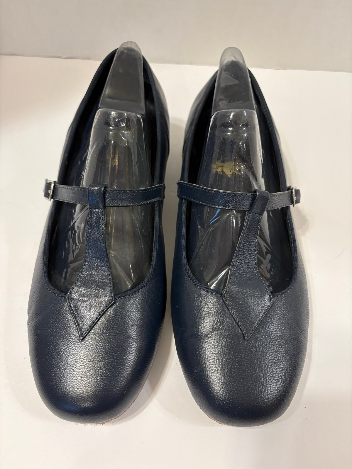 Dancing Dolls navy blue t-strap leather dance shoes size 8 1/2 WW