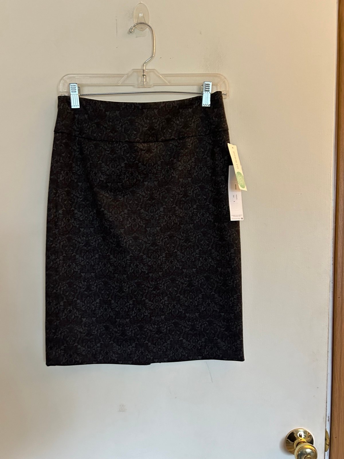 NWT Stitch Fix Margaret, M Vivian, pencil skirt, size small