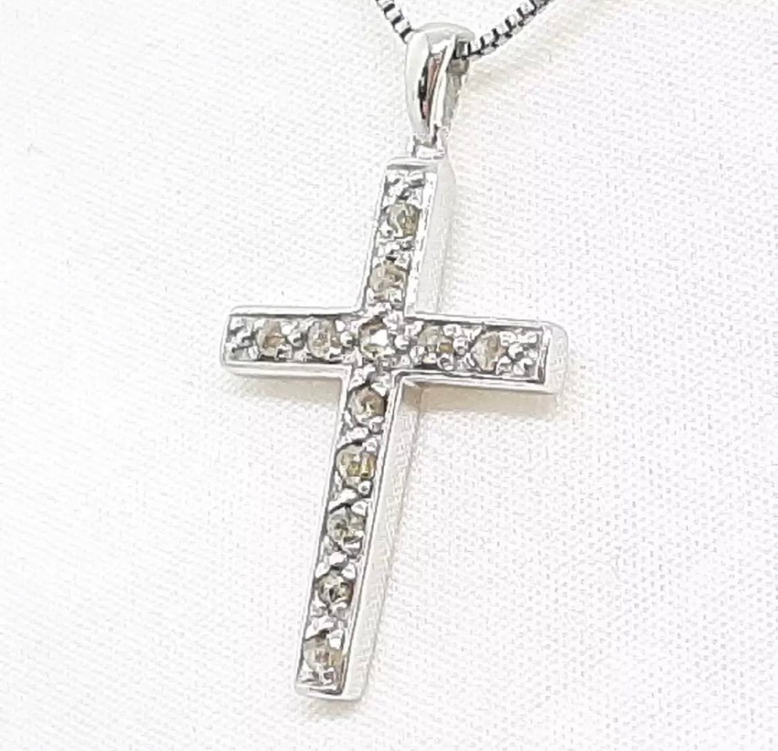 New Stunning Gen. .35ctw Diamond Pendant