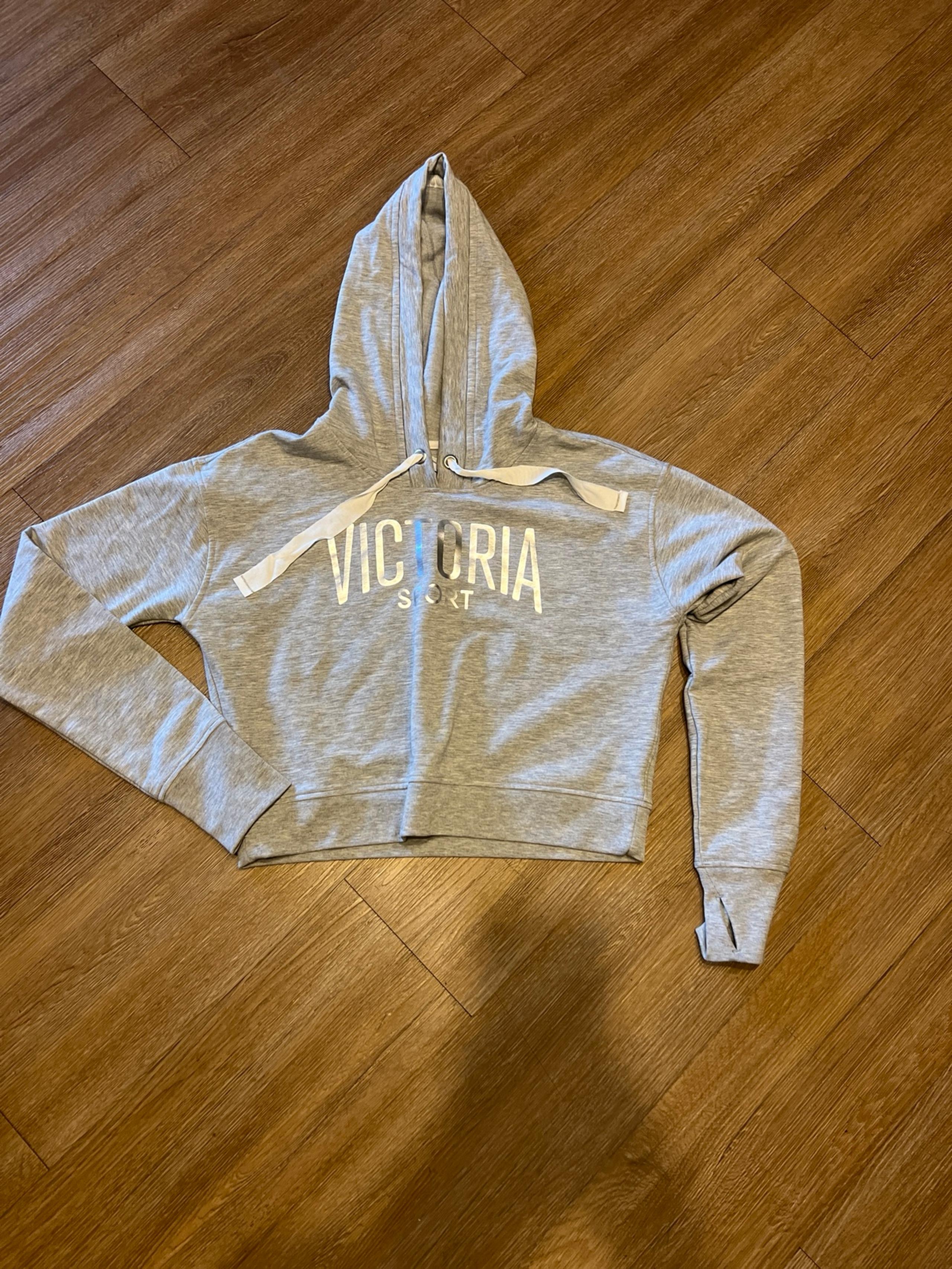 Victoria’s Secret cropped hoodie. Size small.