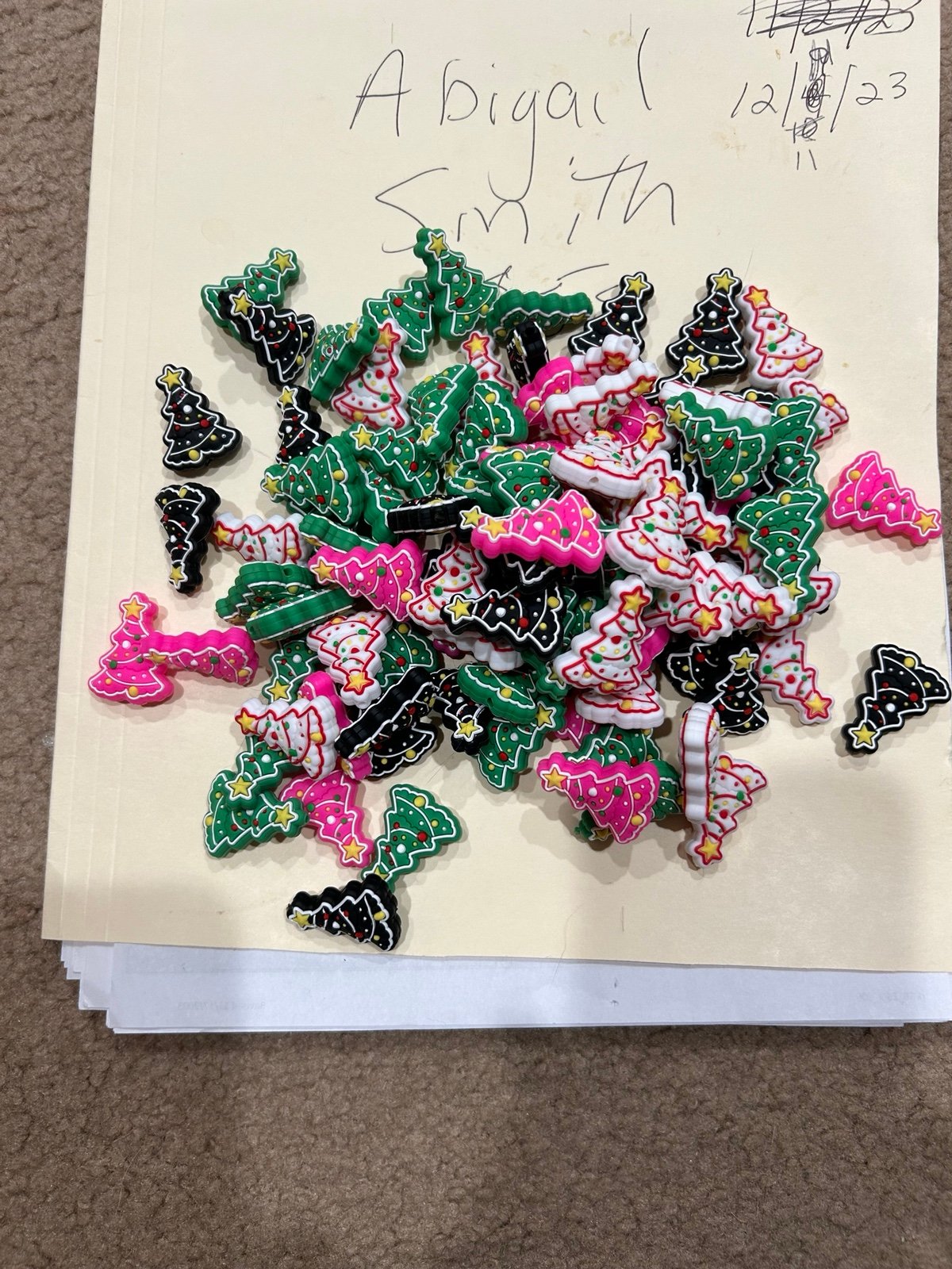 New lot of 100pcs Christmas tree variety focal beads