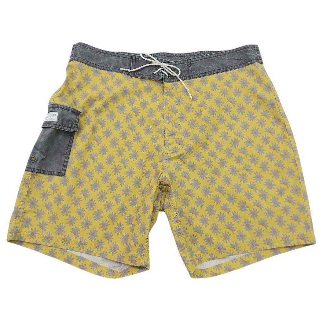 Kanvas by Katin Boardshorts Mens 34 Yellow Floral Lightweight Beach Outdoor