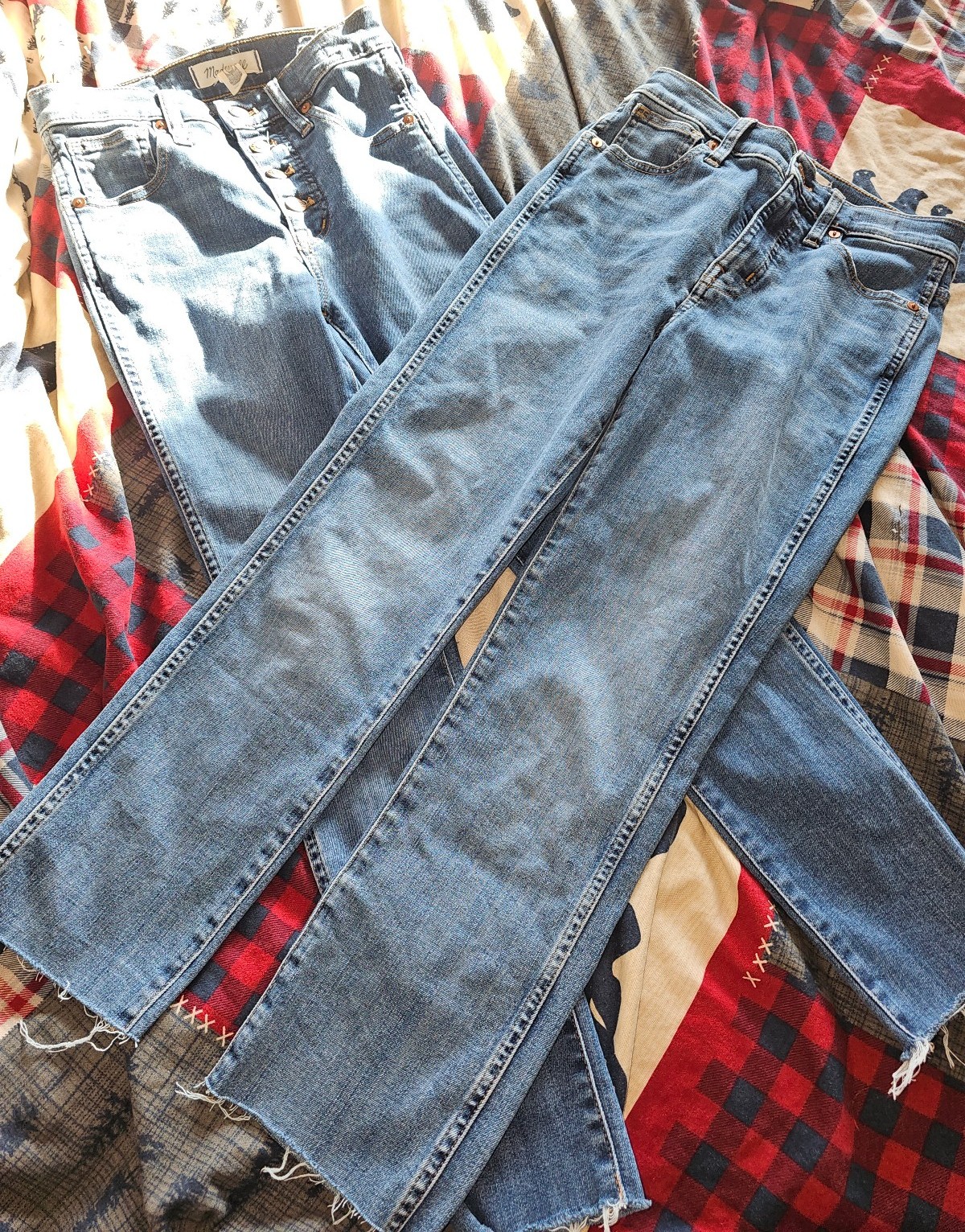 2 pairs of madewell womens jeans 23