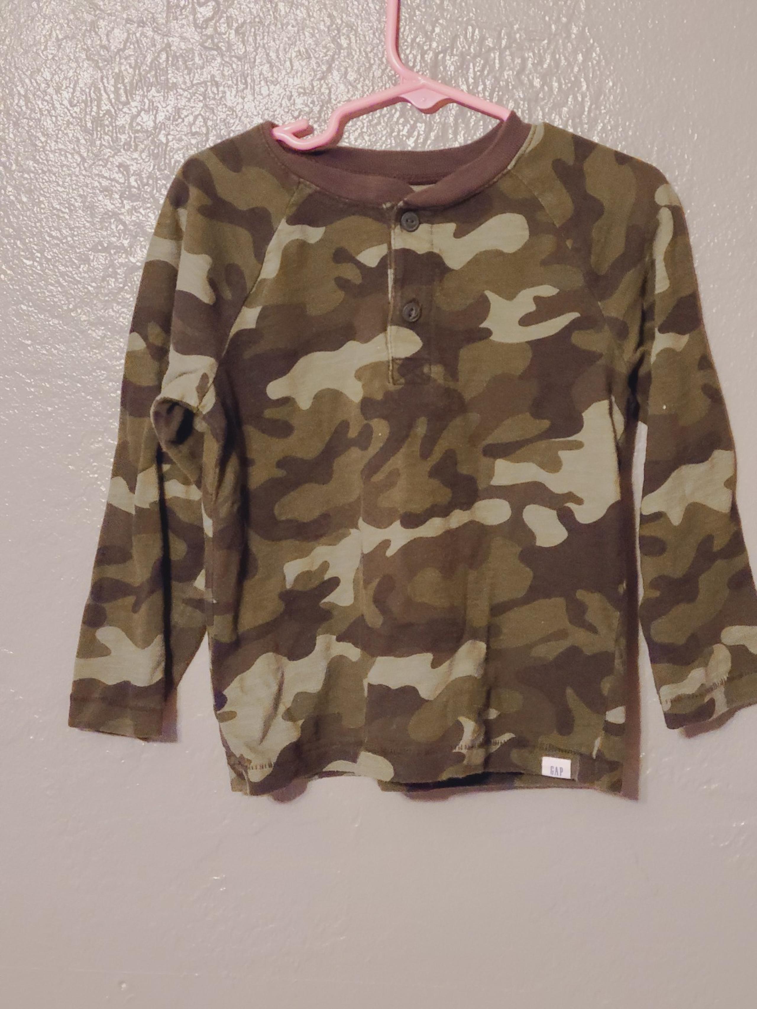 Baby Gap Boys long sleeve t-shirt gently loved size 4