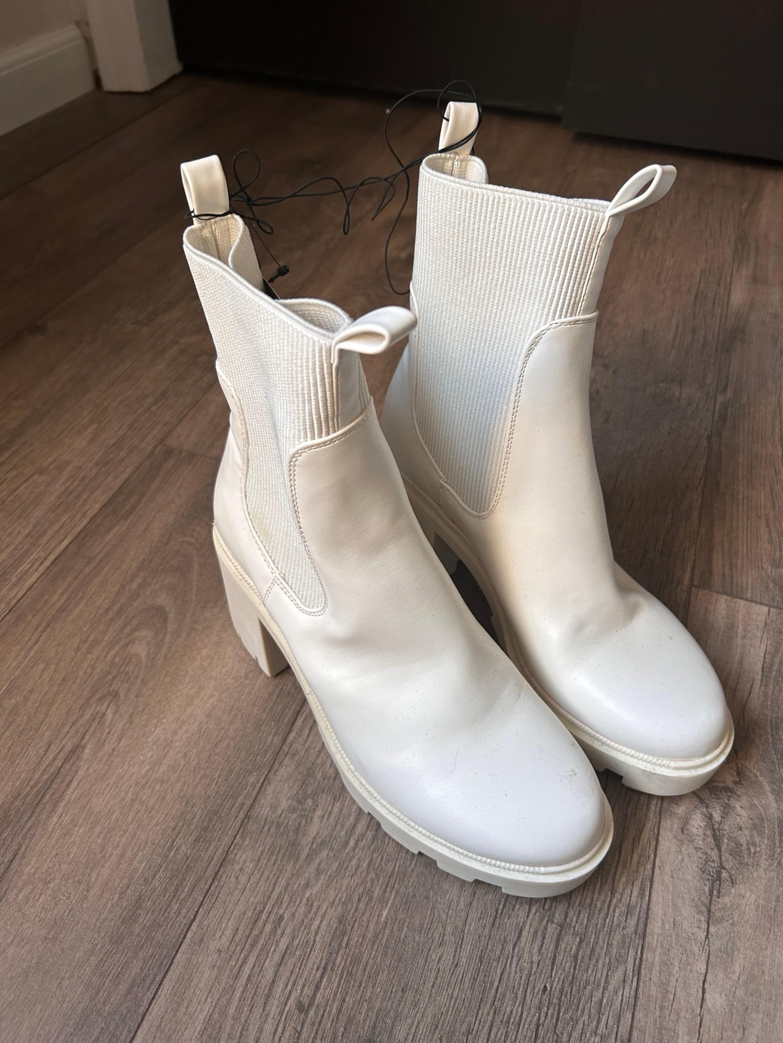 Forever 21 White Boots - Size 7.5
