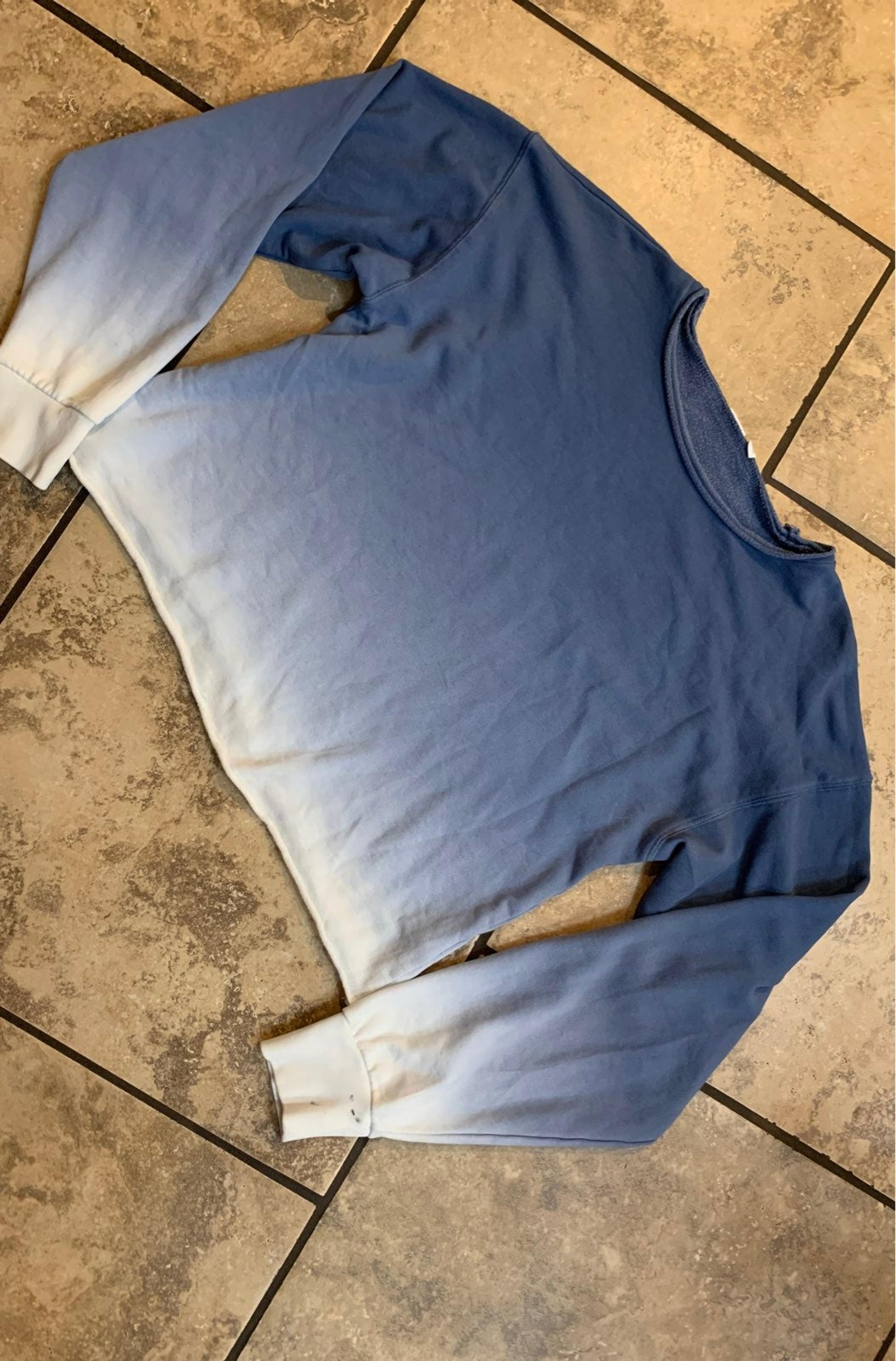 Gap Sweatshirt white blue ombre' fade long sleeve womans small