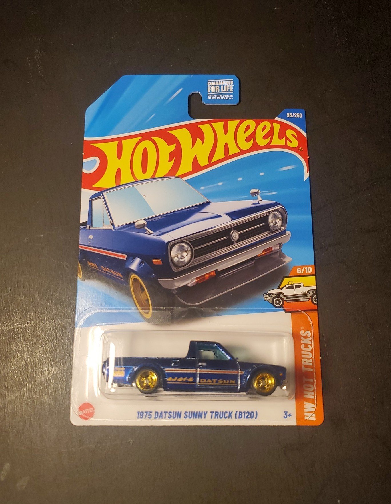 Hot Wheels 1975 Datsun Sunny Truck (B120) Super Treasure Hunt