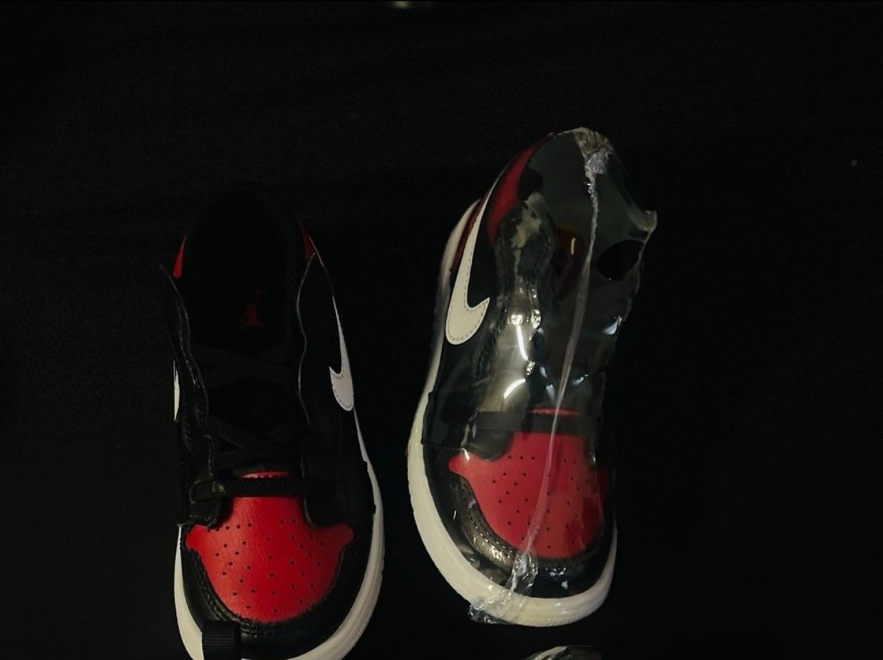 Toddler Nike’s size 9c