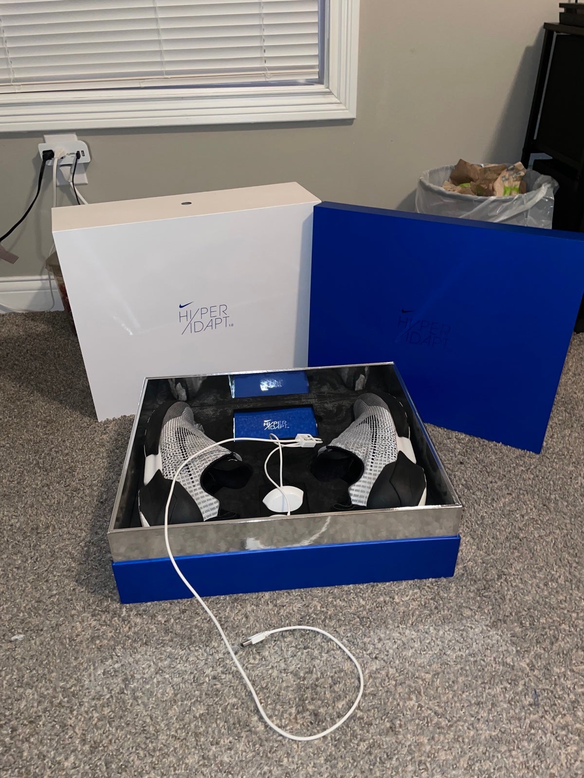 HyperAdapt 1.0 Metallic Silver