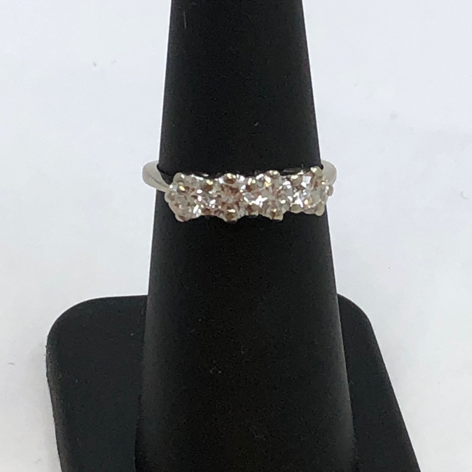 14k white gold diamond wedding band ring size 6 1/4 (3191303)