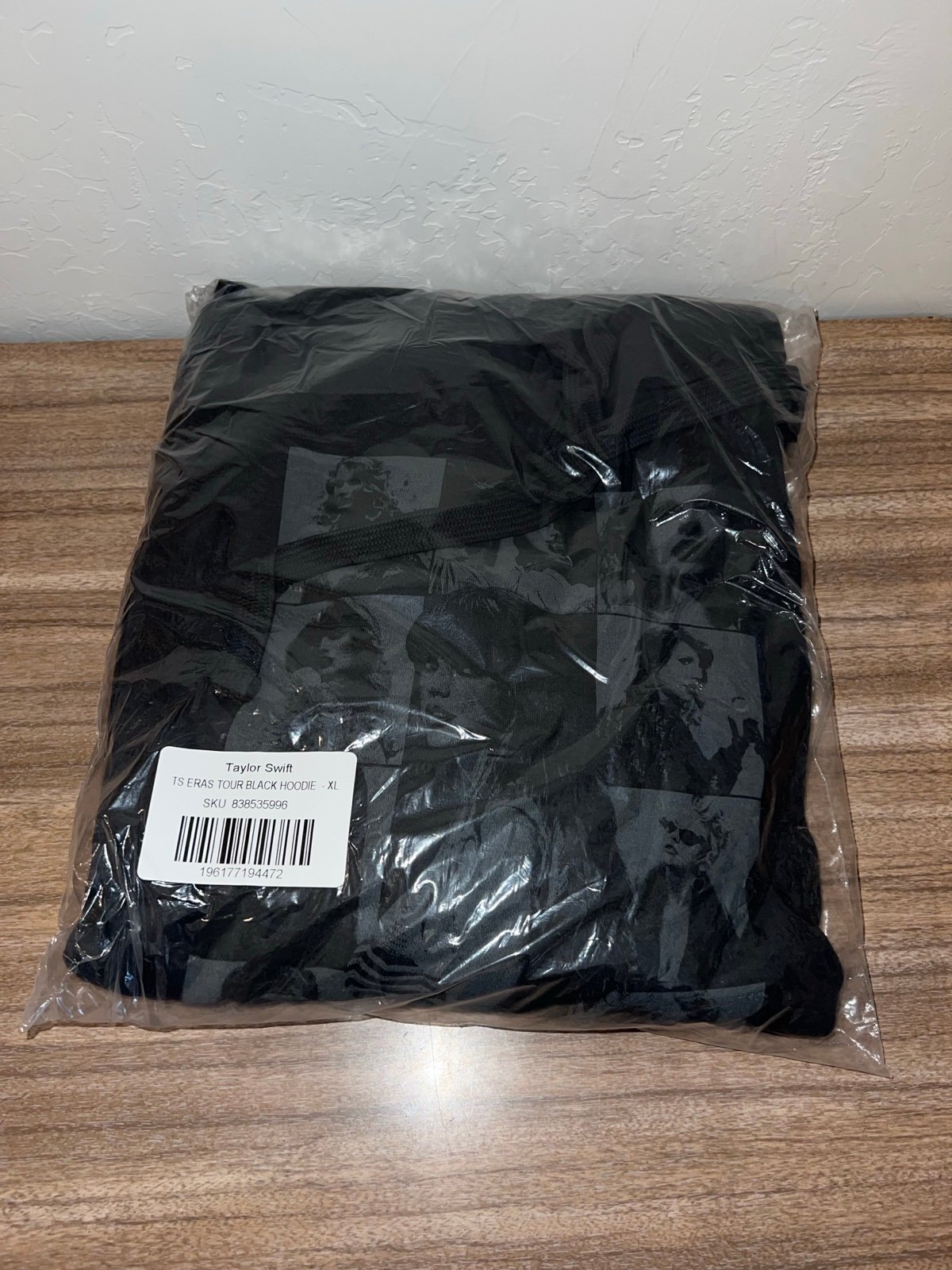 Taylor Swift Eras Tour Black Hoodie Size XL NEW