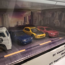 Hot Wheels Premium Fleet Street Diorama JDM Honda, Nissan, Toyota