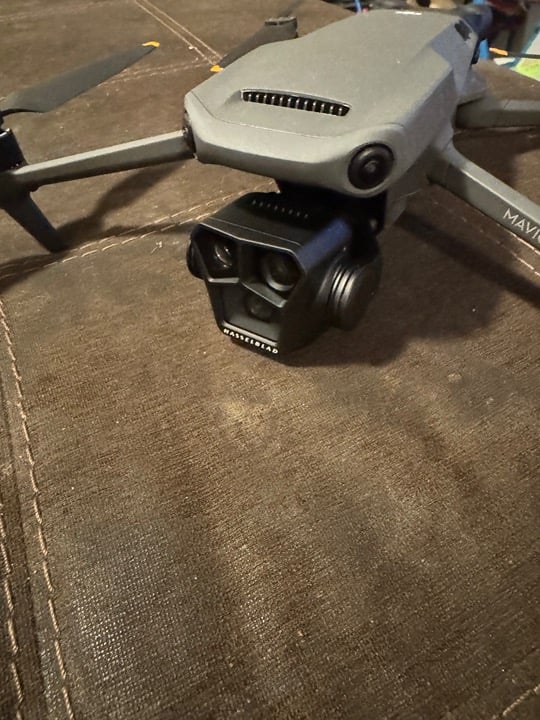 DJI mavic 3 pro