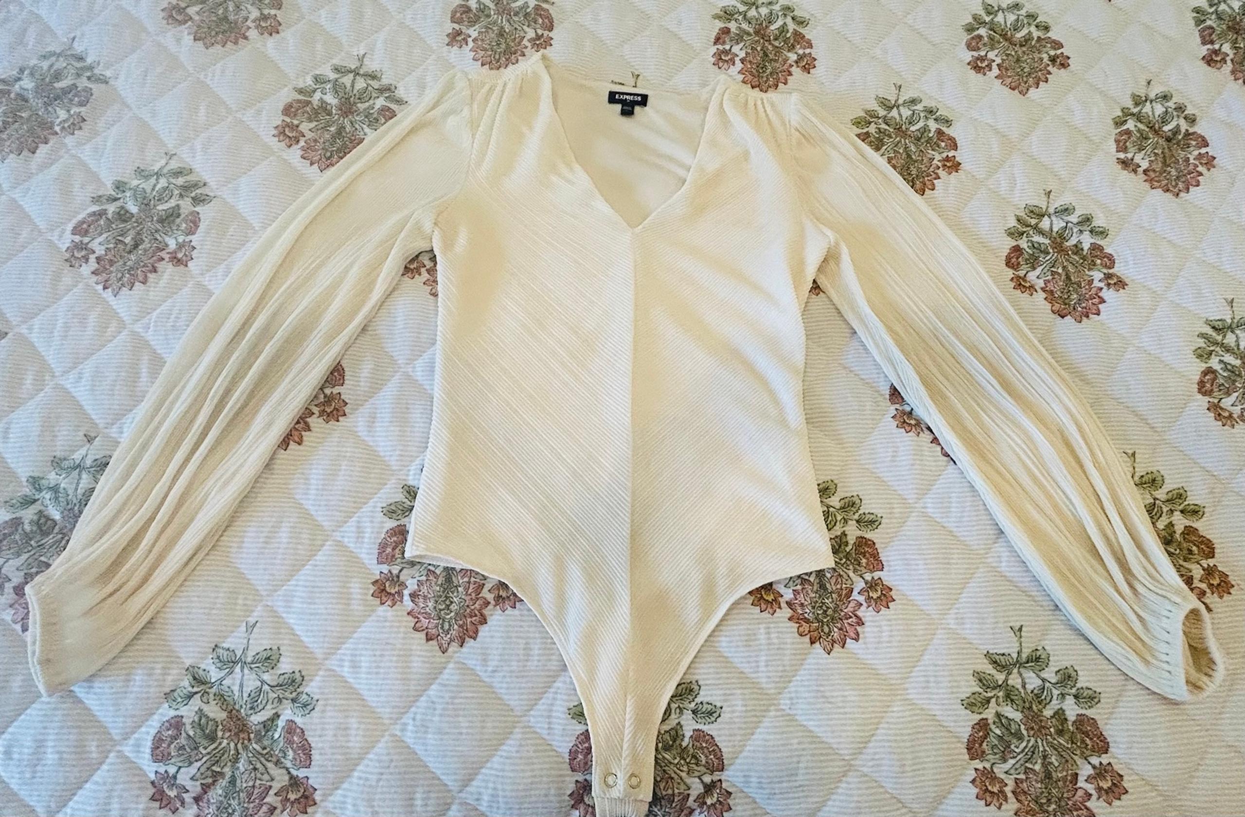 EXPRESS  cream Bodysuit women size Small