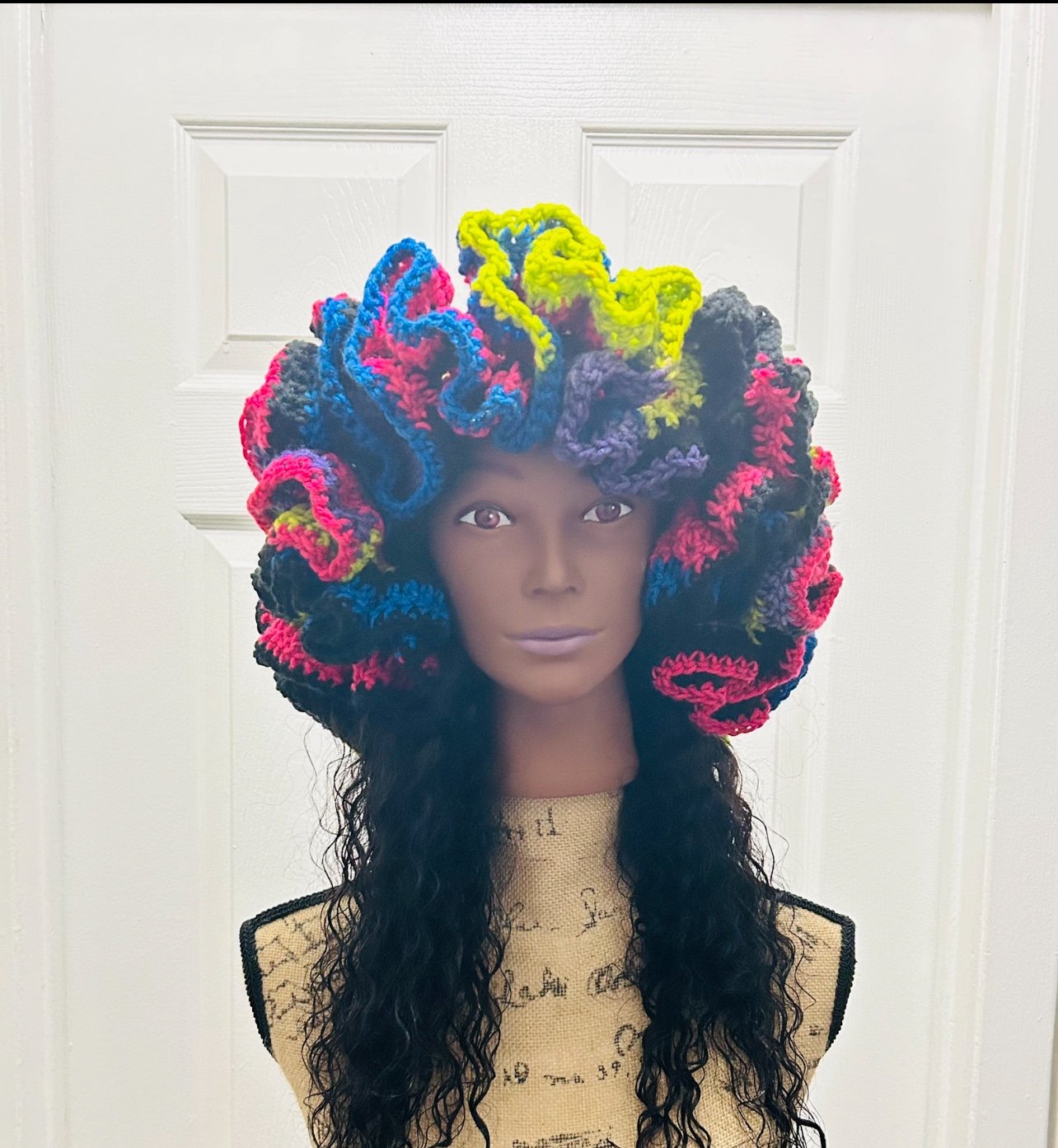 WOMENS XXTREMELY RUFFLED HAT