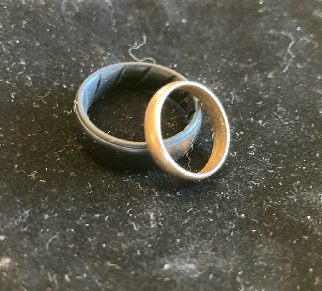 14k wedding band L-85 makers mark