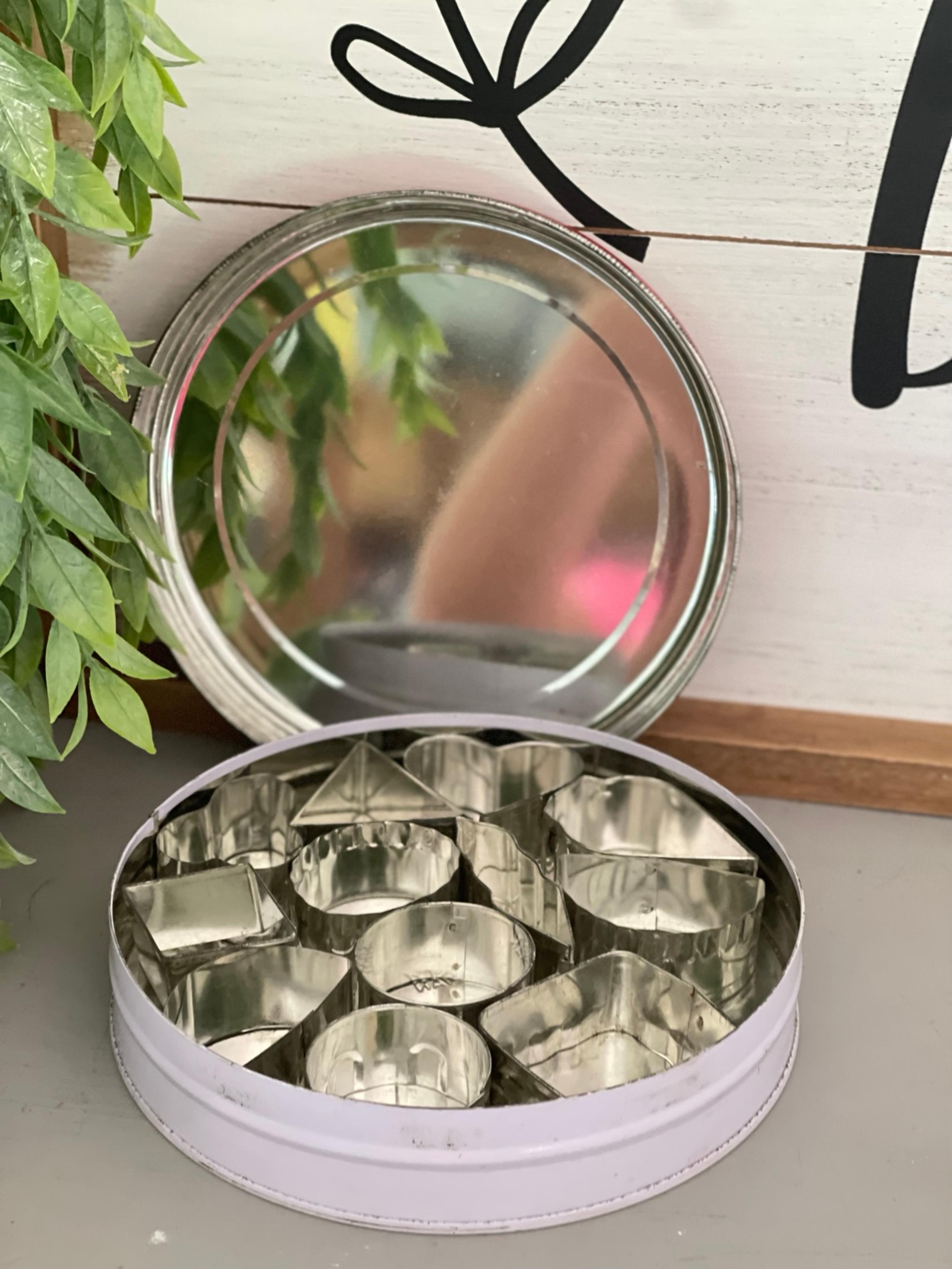 Set of 12 Vintage small Cookie Cutters