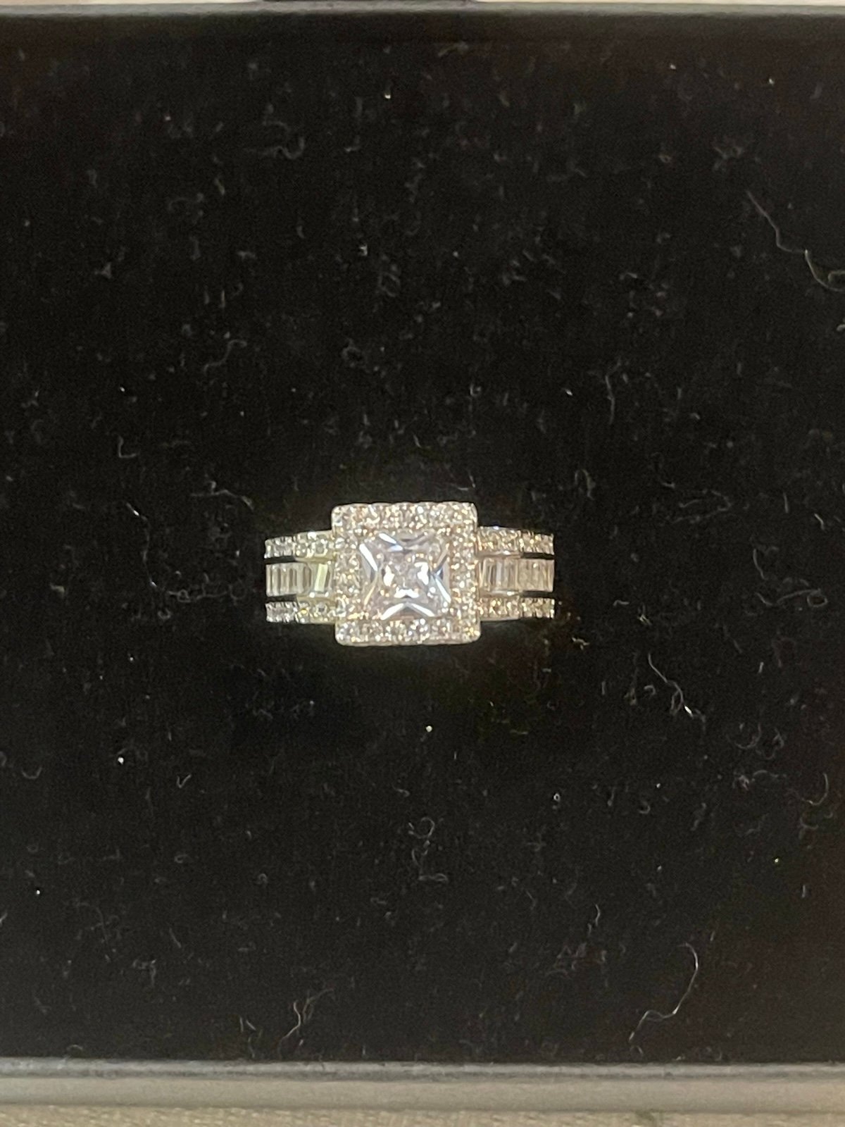 925 silver cocktail ring CZ stones size 7