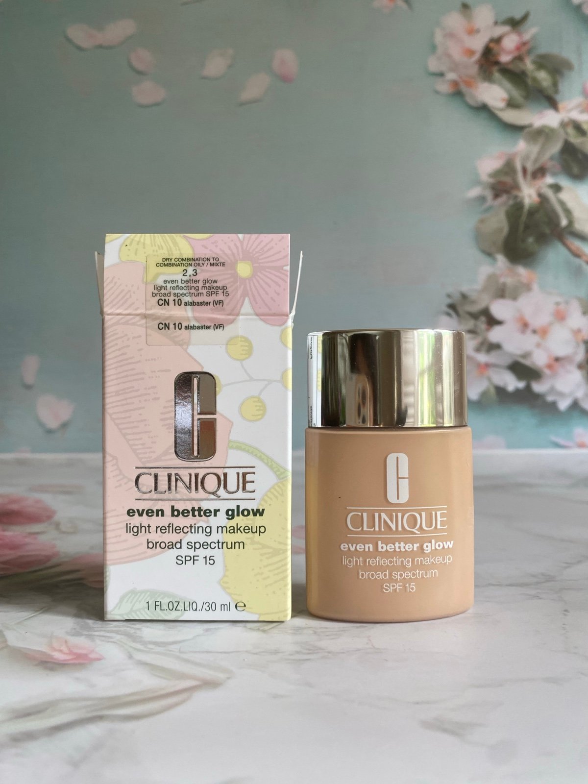 Clinique Even Better Glow Light Reflecting Makeup CN10 ALABASTER 1.0oz/30ml, NIB