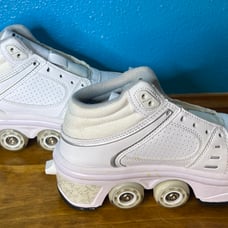 Kick Speed Roller Skate Wheels Shoes 2-in-1 Size 2.5 High Top Kids LED Lights
