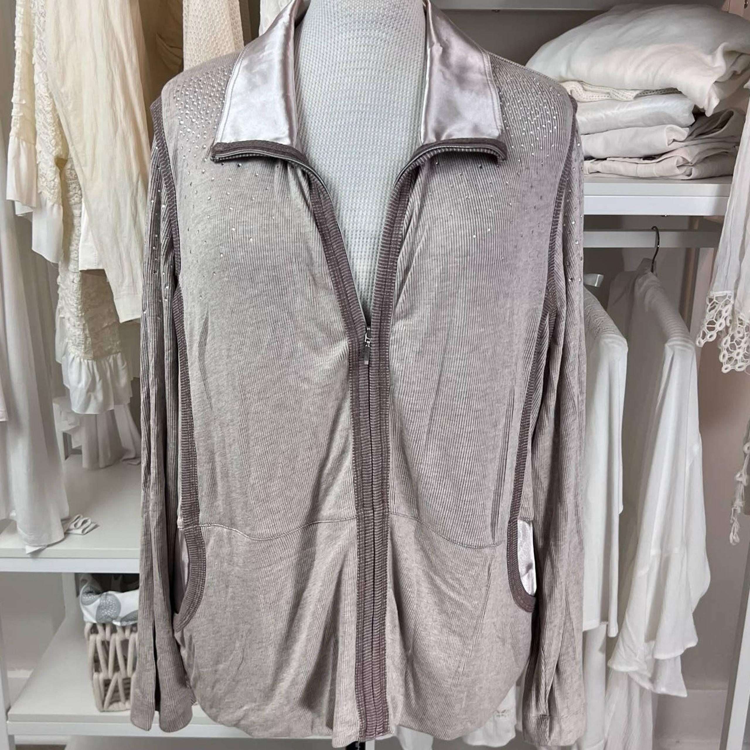 Laura Ashley Women's plus size 3X embellished beige full zip cardigan. #1221