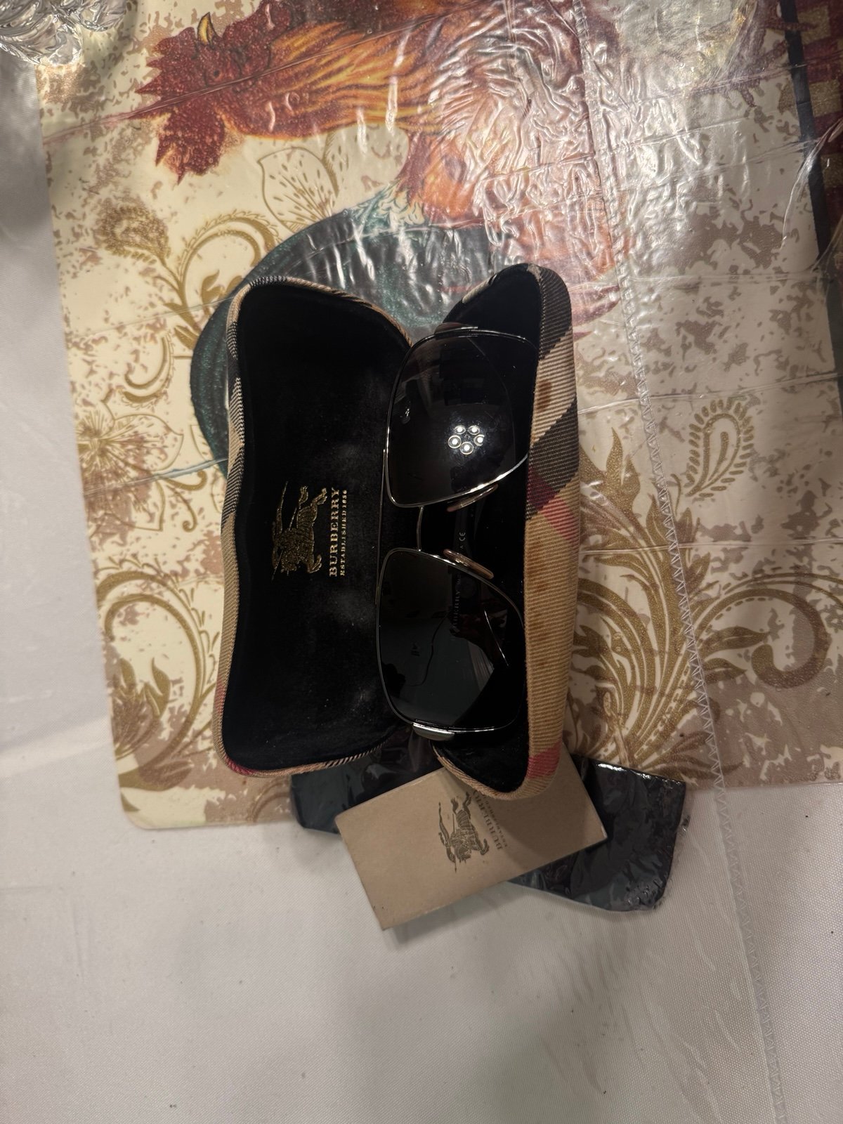 Burberry women sunglasses